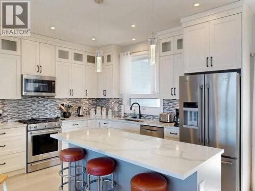 4374 Quebec Ave, Powell River, BC - Indoor Photo Showing Kitchen With Upgraded Kitchen