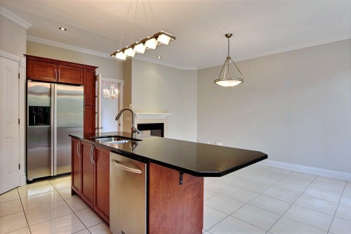Kitchen - 6 Rue Des Parulines, Montréal (Verdun/Île-Des-Soeurs), QC - Indoor Photo Showing Kitchen With Double Sink