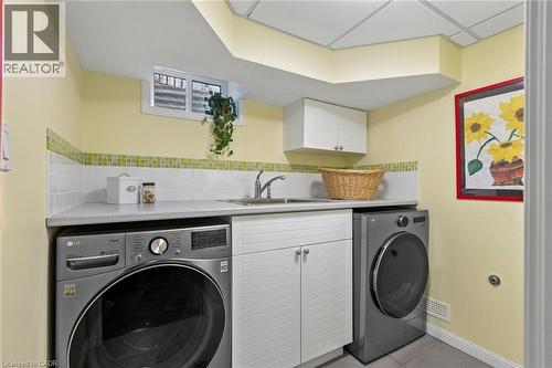 31 Cedar Crest Street, Kitchener, ON - Indoor Photo Showing Laundry Room