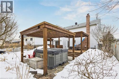 31 Cedar Crest Street, Kitchener, ON - Outdoor