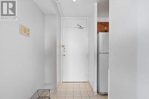 1110 - 2000 Jasmine Crescent, Ottawa, ON - Indoor Photo Showing Other Room