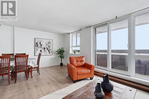 1110 - 2000 Jasmine Crescent, Ottawa, ON - Indoor Photo Showing Other Room