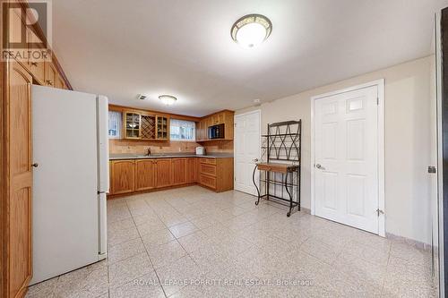Lower Kitchen - 1435 Strathy Avenue, Mississauga, ON - Indoor