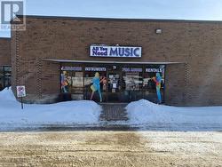 3 - 555 CALIFORNIA AVENUE  Brockville, ON K6V 7N6
