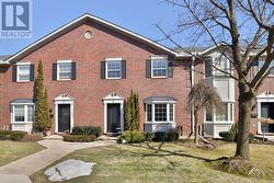 4 - 2407 WOODWARD AVENUE  Burlington (Brant), ON L7R 4J2