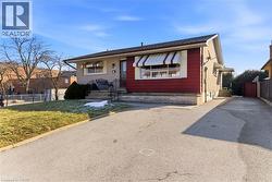 45 CROMWELL Crescent  Hamilton, ON L8G 2E9