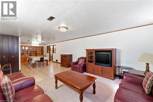 45 Cromwell Crescent, Hamilton, ON - Indoor Photo Showing Living Room
