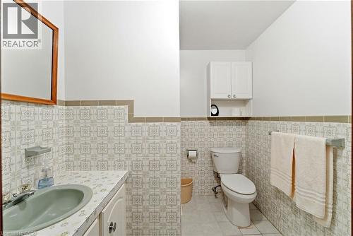 45 Cromwell Crescent, Hamilton, ON - Indoor Photo Showing Bathroom