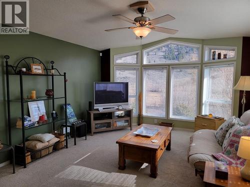 1292 Highway 3A Unit# 19, Keremeos, BC 