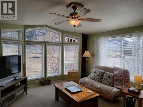 1292 Highway 3A Unit# 19, Keremeos, BC 