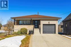 103 EMPRESS Avenue  Hamilton, ON L9A 1M5