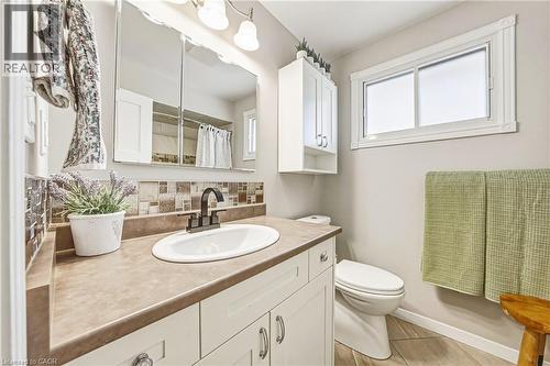103 Empress Avenue, Hamilton, ON - Indoor Photo Showing Bathroom
