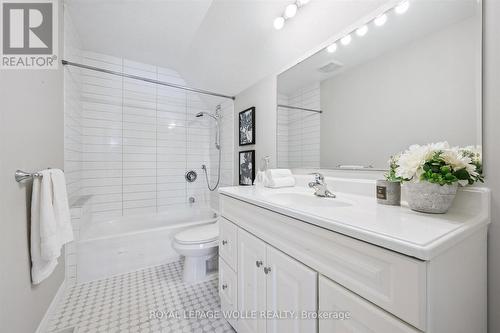 162 Esson Street, Waterloo, ON - Indoor Photo Showing Bathroom