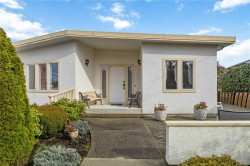 8503 Lochside Dr  North Saanich, BC V8L 1M5