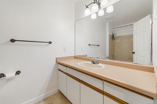 772 Mapleton Pl, Saanich, BC 