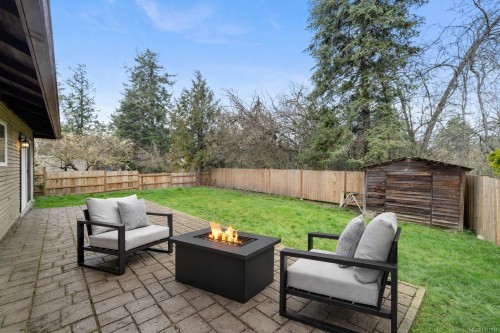 772 Mapleton Pl, Saanich, BC 