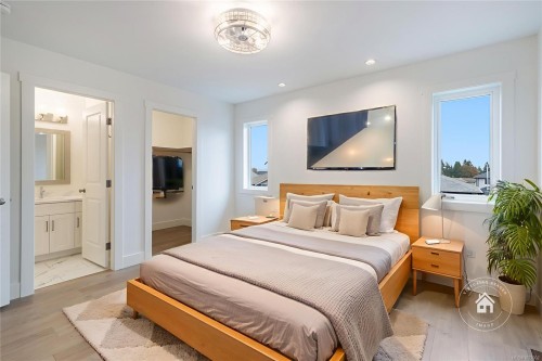 6266 Old Mill Rd, Duncan, BC - Indoor Photo Showing Bedroom