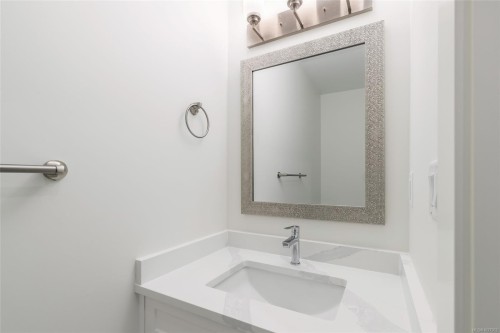 6266 Old Mill Rd, Duncan, BC - Indoor Photo Showing Bathroom