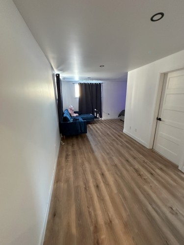 Salle familiale - 275 51E Rue O., Venise-En-Québec, QC - Indoor Photo Showing Other Room