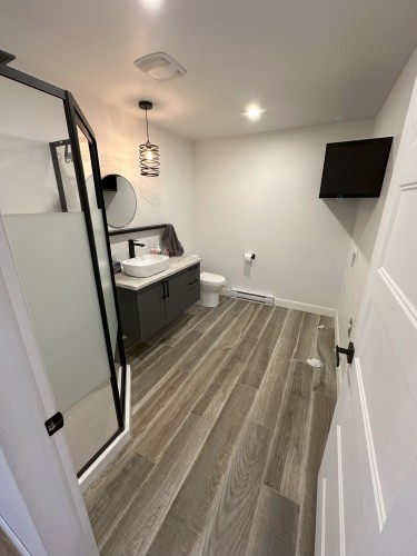 Salle de bains - 275 51E Rue O., Venise-En-Québec, QC - Indoor