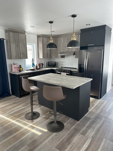 Cuisine - 275 51E Rue O., Venise-En-Québec, QC - Indoor Photo Showing Kitchen With Upgraded Kitchen