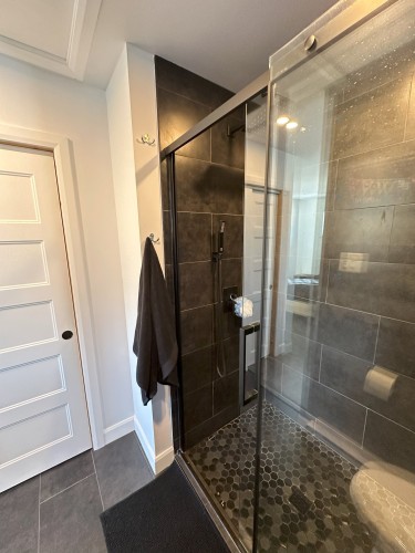 Salle de bains - 275 51E Rue O., Venise-En-Québec, QC - Indoor Photo Showing Bathroom