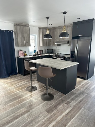 Cuisine - 275 51E Rue O., Venise-En-Québec, QC - Indoor Photo Showing Kitchen With Upgraded Kitchen