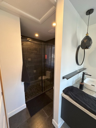 Salle de bains - 275 51E Rue O., Venise-En-Québec, QC - Indoor Photo Showing Bathroom