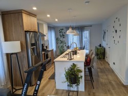 1733 Rue Soucy  Longueuil (Saint-Hubert), QC J4T 1A6