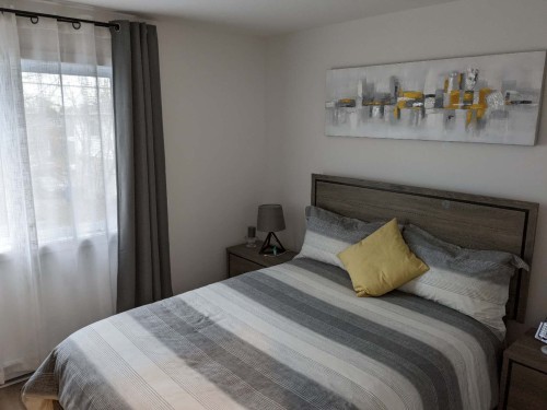 Bedroom - 1733 Rue Soucy, Longueuil (Saint-Hubert), QC - Indoor Photo Showing Bedroom