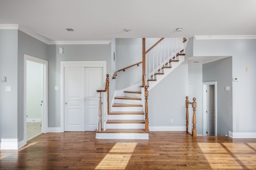 Staircase - 4363 Boul. Décarie, Montréal (Côte-Des-Neiges/Notre-Dame-De-Grâce), QC - Indoor Photo Showing Other Room
