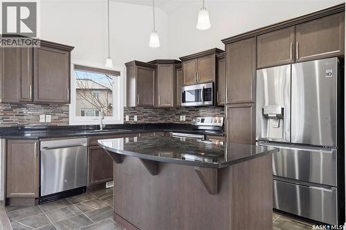 911 Hunter Road, Saskatoon, SK - Indoor Photo Showing Kitchen With Upgraded Kitchen