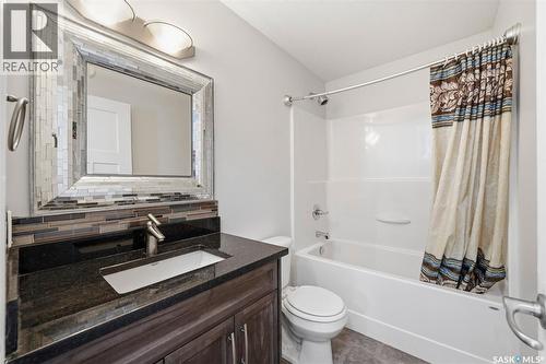 911 Hunter Road, Saskatoon, SK - Indoor Photo Showing Bathroom