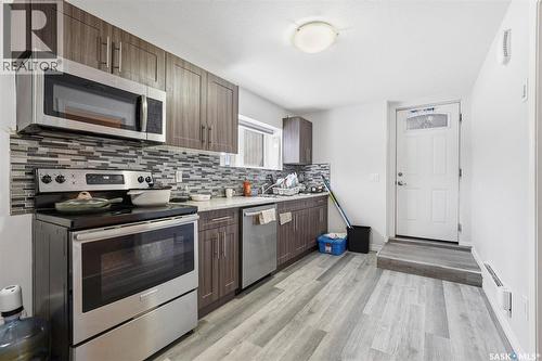 911 Hunter Road, Saskatoon, SK - Indoor Photo Showing Kitchen With Upgraded Kitchen