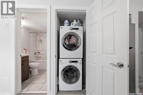 911 Hunter Road, Saskatoon, SK - Indoor Photo Showing Laundry Room