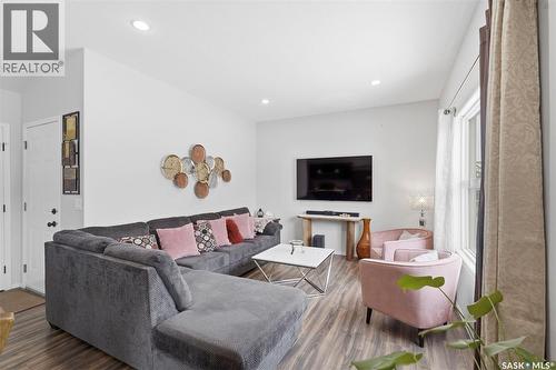 722 150 Langlois Way, Saskatoon, SK - Indoor Photo Showing Living Room