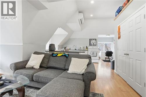 top floor - unit 3 - 147 Emerald Street S, Hamilton, ON - Indoor