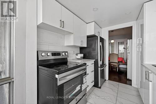 2502 - 530 Laurier Avenue W, Ottawa, ON - Indoor Photo Showing Kitchen