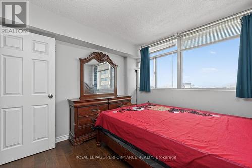 2502 - 530 Laurier Avenue W, Ottawa, ON - Indoor Photo Showing Bedroom