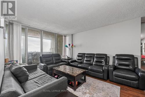 Living room - 2502 - 530 Laurier Avenue W, Ottawa, ON - Indoor Photo Showing Living Room