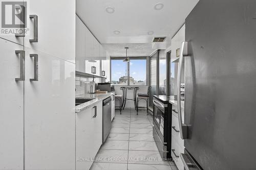 Kitchen - 2502 - 530 Laurier Avenue W, Ottawa, ON - Indoor Photo Showing Kitchen