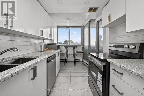 2502 - 530 Laurier Avenue W, Ottawa, ON - Indoor Photo Showing Kitchen With Double Sink With Upgraded Kitchen
