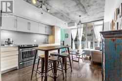 412 - 8 GLADSTONE AVENUE  Toronto, ON M6J 0B3