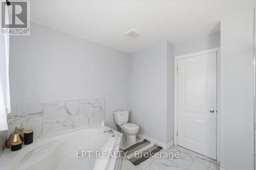 48 Nashville Circle, Hamilton, ON - Indoor Photo Showing Bathroom