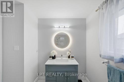 48 Nashville Circle, Hamilton, ON - Indoor Photo Showing Bathroom