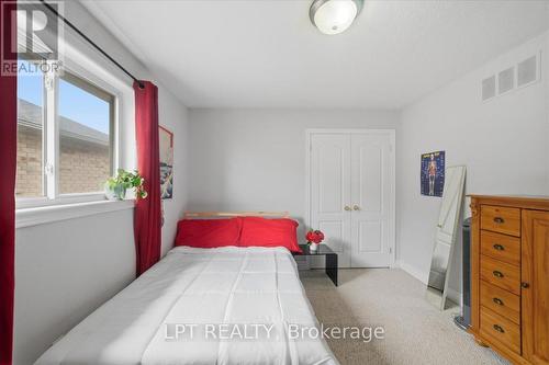 48 Nashville Circle, Hamilton, ON - Indoor Photo Showing Bedroom