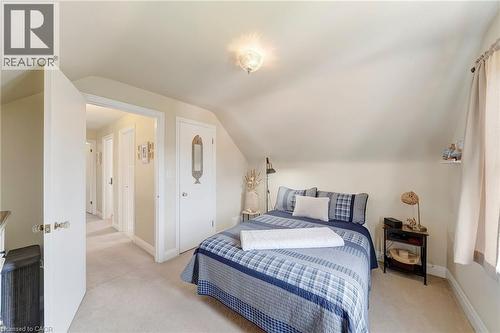 22 Churchill Avenue, Hamilton, ON - Indoor Photo Showing Bedroom