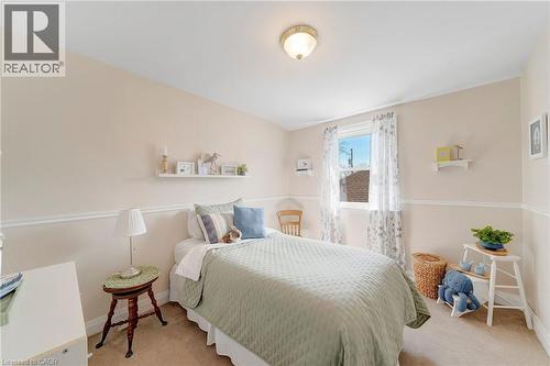 22 Churchill Avenue, Hamilton, ON - Indoor Photo Showing Bedroom