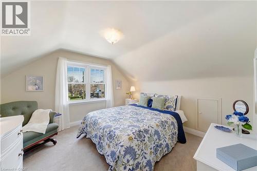 22 Churchill Avenue, Hamilton, ON - Indoor Photo Showing Bedroom