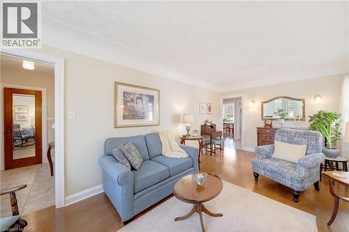 22 Churchill Avenue, Hamilton, ON - Indoor Photo Showing Living Room